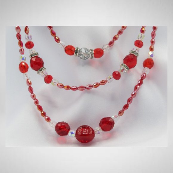 PRINCESS IN RED Beaded Jewelry Set - Picture 3 of 6